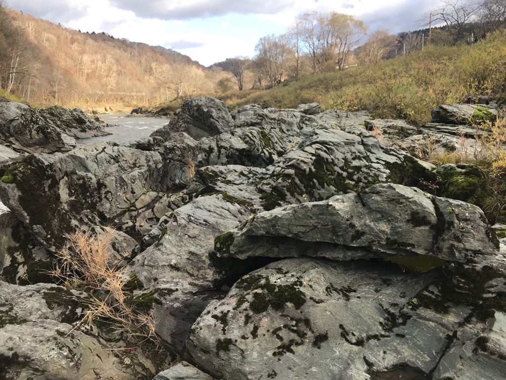 神居古潭おう穴群